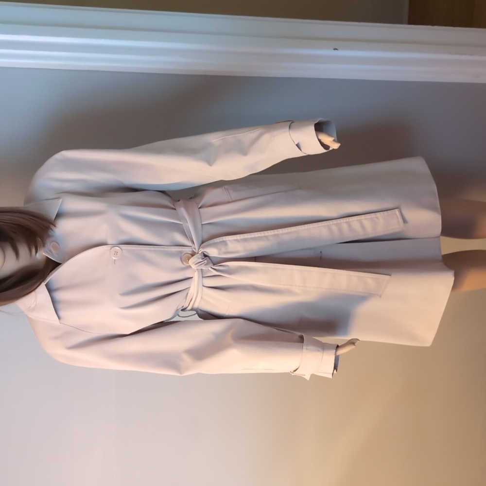 SIMON CHANG Classic Camel Tan light weight Trench Coat. Size 12.
